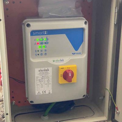 Fabricación de tableros con sistemas de automatización y control de salas de bombas